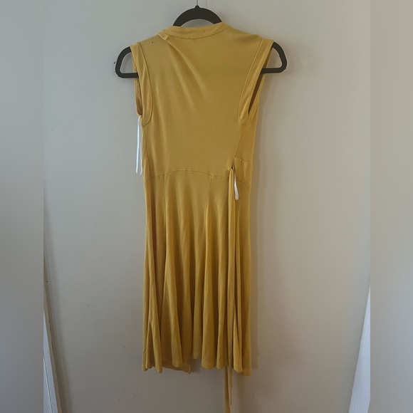Diane von Furstenberg Wrap Dress size 2 - Picture 4 of 5